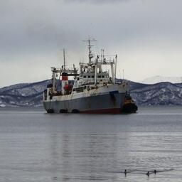 Траулер у берегов Камчатки