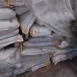 Цисты ценного рачка вывозили под видом отрубей. Фото пресс-службы Омской таможни