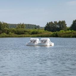 Кормушка на рыбоводном пруду