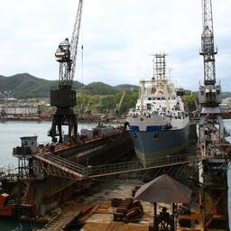 Планируется отсрочить для рыбацкого флота таможенные платежей и НДС на шесть месяцев для захода в российские порты для ремонта и докования. Фото предоставлено АРПП