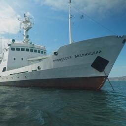 Ученые АзНИИРХ проводят исследование гидробионтов Черного моря на НИС «Профессор Водяницкий». Фото пресс-службы филиала