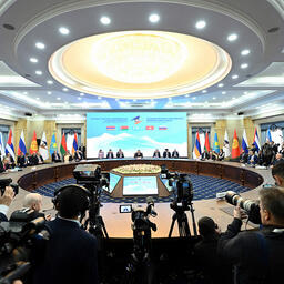 Решение о переговорах было принято главами государств ЕАЭС на заседании Высшего Евразийского экономического совета в Бишкеке. Фото пресс-службы ЕЭК