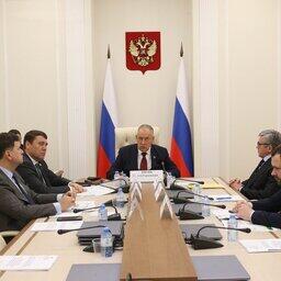 Ситуацию со строительством судов в рамках первого этапа программы квот под инвестиции рассмотрели на совещании у первого заместителя председателя Комитета Совфеда по аграрно-продовольственной политике и природопользованию Сергея МИТИНА. Фото пресс-службы СФ