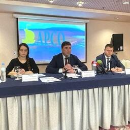 Главный редактор Fishnews.ru Маргарита КРЮЧКОВА, президент Ассоциации рыбопромышленных предприятий Сахалинской области Максим КОЗЛОВ, руководитель регионального агентства по рыболовству Иван РАДЧЕНКО