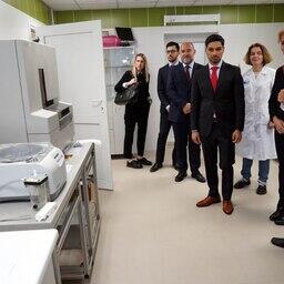 Гостям провели экскурсию по многопрофильному лабораторному корпусу ВНИРО. Фото пресс-службы института