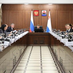 Cовещание по развитию судоремонта провел на Камчатке помощник президента РФ Максим ОРЕШКИН