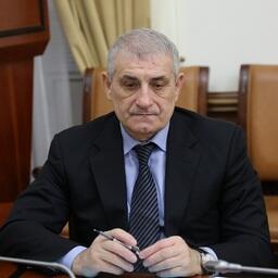 Главный научный сотрудник Прикаспийского института биологических ресурсов Магомед-Расул МАГОМЕДОВ назвал возможную причину гибели тюленей. Фото пресс-службы правительства Дагестана