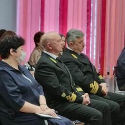 О возможностях морских классов на родительском собрании рассказали проректор по стратегическому развитию МГТУ Сергей ДУБРОВИН и полпред директора УК холдинга «Норебо» Владимир ГРИГОРЬЕВ. Фото пресс-службы группы компаний