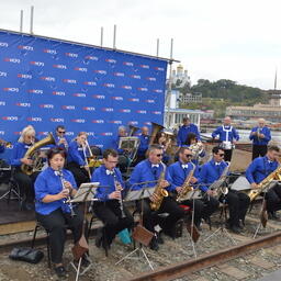 Церемония спуска проходила на набережной Находкинского судоремонтного завода в торжественной атмосфере