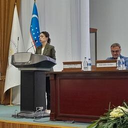 Директор Центра исследования микропластика в окружающей среде Томского государственного университета Юлия ФРАНК выступила на конференции в СамГУ. Фото пресс-службы ТГУ