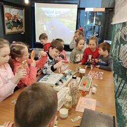 Программа «В объективе чешуя» проводилась для школьников в течение апреля. Фото предоставлено сотрудниками Камчатского объединенного краевого музея