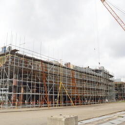 На НСРЗ можно посмотреть краболовы из этой же серии, находящиеся в разной стадии постройки