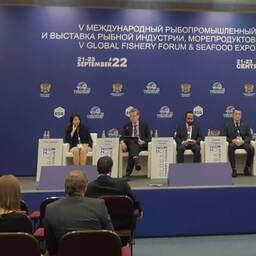 Замглавы Минсельхоза Сергей ЛЕВИН рассказал о рыбном экспорте на круглом столе в рамках Международного рыбопромышленного форума