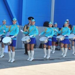 В торжественном открытии участвовал отряд барабанщиц Дальрыбвтуза