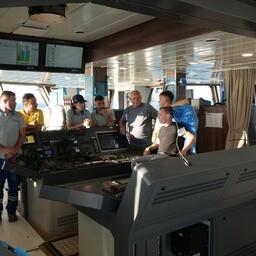 Экипаж на ходовых испытаниях в капитанской рубке. Фото Валентины Боковиковой