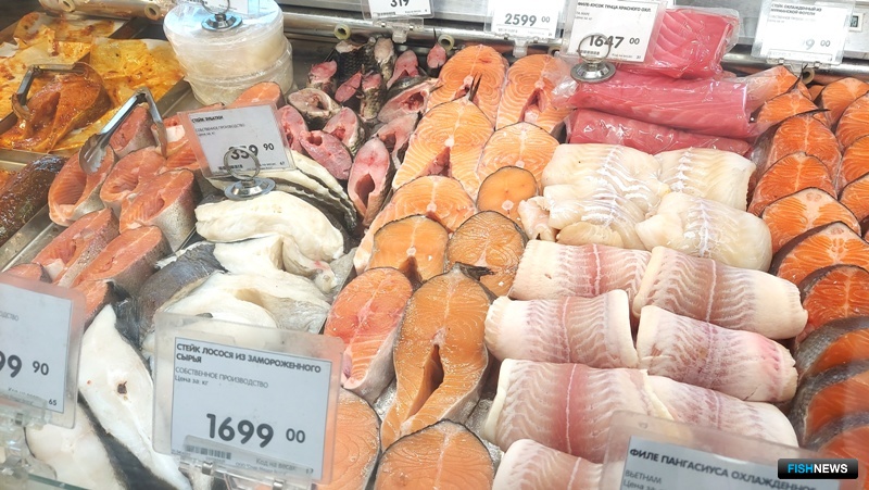 Помимо замороженных рыбных тушек, покупателей интересуют стейки, консервы, пресервы, морские коктейли, копченая, соленая рыбная продукция