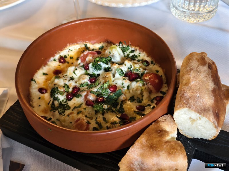 Жаркое по-гурийски с овощами и треской под сыром сулугуни