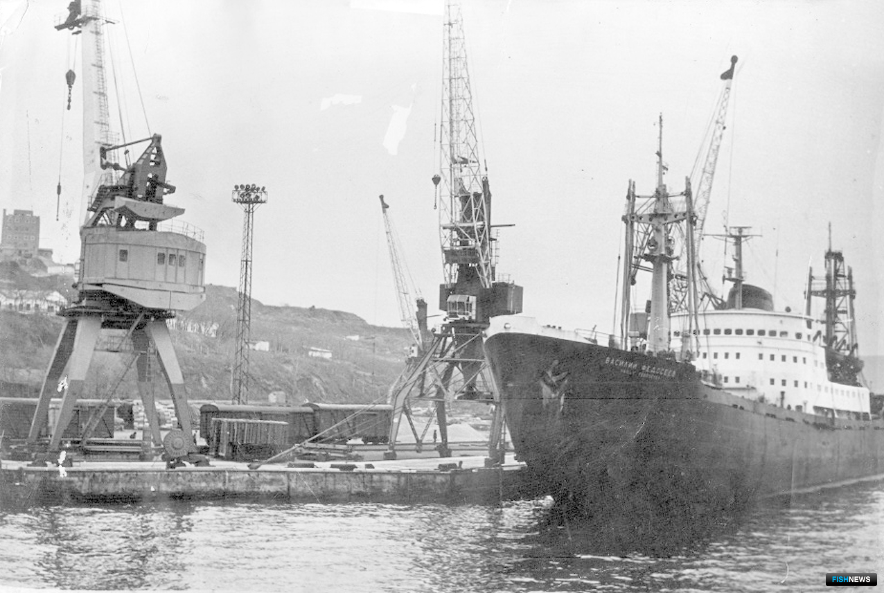 Новый 52-й причал Владивостокского морского рыбного порта (1984 год)