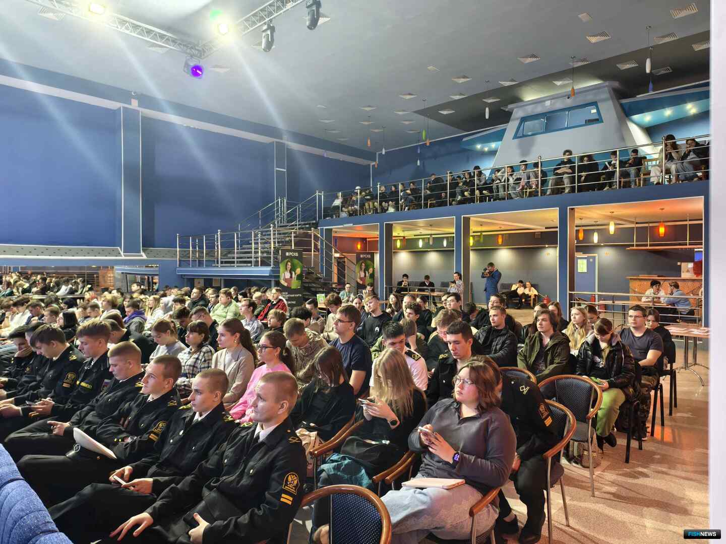 Желающих узнать о карьерных перспективах было много: студенты заняли почти все места в зале