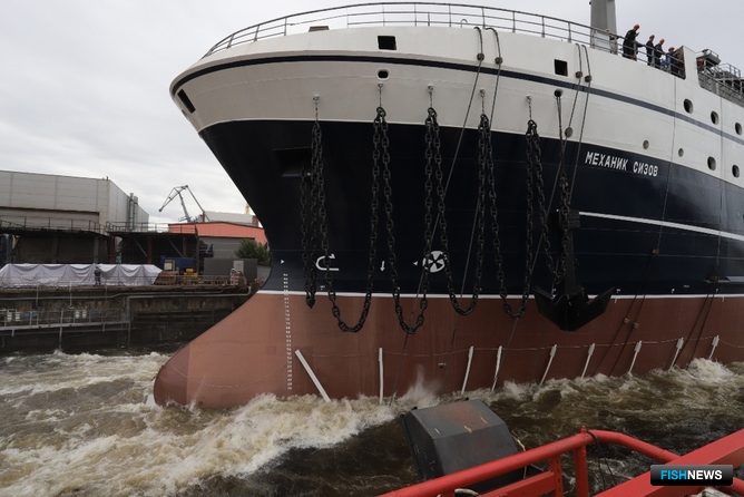 «Механик Сизов» – третий в серии из десяти 108-метровых рыболовных судов. Фото пресс-службы РРПК
