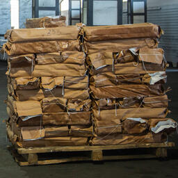 При производстве мороженой рыбной продукции используются тароупаковочные материалы из бумаги, картона, полипропилена