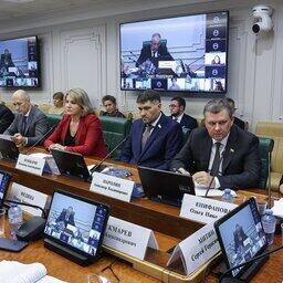 На круглом столе обсудили изменения в сфере техрегулирования. Фото пресс-службы Совета Федерации