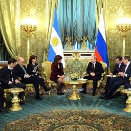 Встреча Владимира Путина и президента Аргентины Кристины Фернандес де Киршнер. Фото пресс-службы Кремля