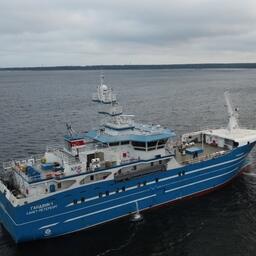 Рыболовецкая компания «Вирма» получила от Северной верфи головное судно серии ярусололов «Гандвик-1». Фото пресс-службы предприятия