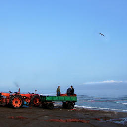Рыбаки на Каспийском море. Фото Хамеда Сэйбера («Википедия»)