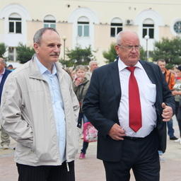 Директор департамента рыбного хозяйства Сергей НАСТАВШЕВ и вице-губернатор Валентин ДУБИНИН