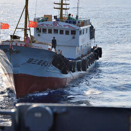 Информационное бюро Госсовета Китая представило доклад, посвященный океаническому рыболовству страны. Фото U.S. Navy