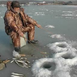 Подледная рыбалка. Владивосток, декабрь 2006 г.