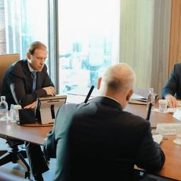 Глава Минпромторга Денис МАНТУРОВ провел совещание с представителями судостроения. Фото пресс-службы министерства