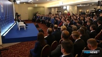 Премьер-министр Дмитрий МЕДВЕДЕВ выступил на форуме «Кандидат». Фото пресс-службы Правительства
