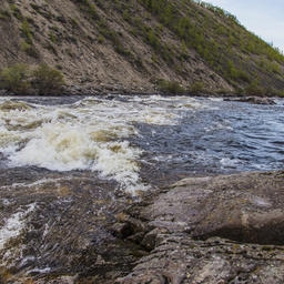 Река в Мурманской области. Фото пресс-службы правительства региона