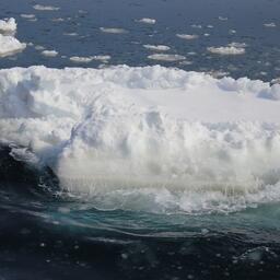Жителей Приморья предостерегают от выхода на лед
