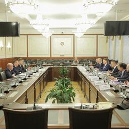 Губернатор Сахалинской области Валерий ЛИМАРЕНКО встретился в Москве с министром транспорта Андреем НИКИТИНЫМ. Фото пресс-службы правительства региона