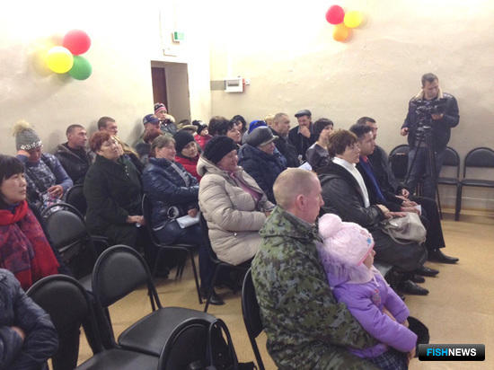 Встреча жителей поселка с представителями правительства Сахалинской области, регионального МФЦ и муниципальных властей