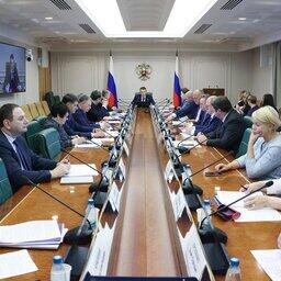 Проект изменений в закон о рыболовстве рассмотрели на расширенном заседании комитета Совета Федерации по аграрно-продовольственной политике и природопользованию. Фото пресс-службы СФ