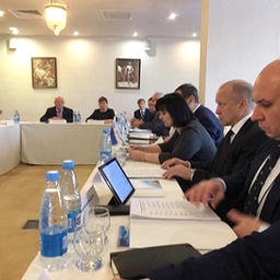 Делегаты 16-й сессии российско-белорусской смешанной комиссии обсудили вопросы квот, рыбоохраны, зарыбления трансграничных водоемов и другие виды сотрудничества на 2019 г. Фото пресс-службы Западно-байкальского теруправления ФАР