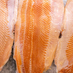 За 11 месяцев 2025 г. Чили экспортировала почти 983 тыс. тонн лосося