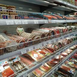 Рыбопродукция в российском супермаркете. Архивное фото
