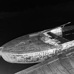 Злоумышленники организовали браконьерский промысел, используя лодку с мотором. Фото пресс-службы УТ МВД России по Центральному федеральному округу