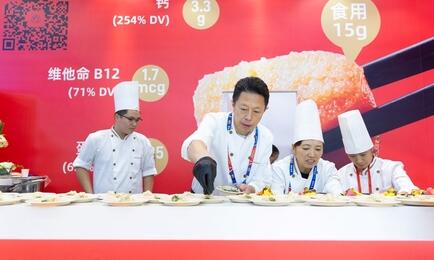 На выставке China Fisheries and Seafood Expo в Циндао Ассоциация добытчиков минтая с успехом представила прототипы новых продуктов на основе российской икры минтая