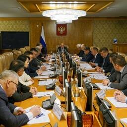 Вице-премьер — полномочный представитель президента в ДФО Юрий ТРУТНЕВ провел заседание Правительственной комиссии по обеспечению российского присутствия на архипелаге Шпицберген. Фото пресс-службы полпредства