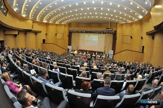 Важные темы обсудили на пленарном заседании Международного конгресса рыбаков 