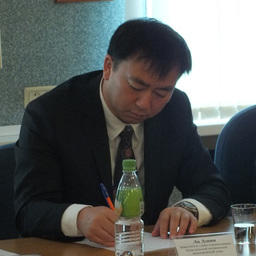 Заместитель главы администрации Хуньчуньской пограничной экономической зоны Ли ДЭПИН
