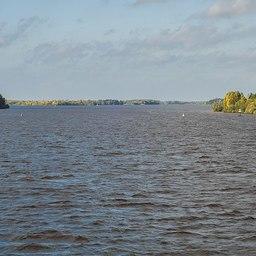 Шекснинское водохранилище. Фото Алексея Задонского («Википедия»)
