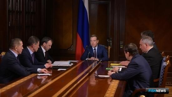 Глава Правительства Дмитрий Медведев на совещании с вице-премьерами. Фото пресс-службы кабмина