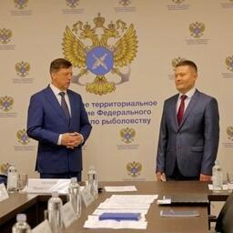 Замруководителя Росрыболовства Михаил ИВАНИК представил нового руководителя Енисейского территориального управления ведомства Сергея КИСЕЛЕВА. Фото пресс-службы теруправления